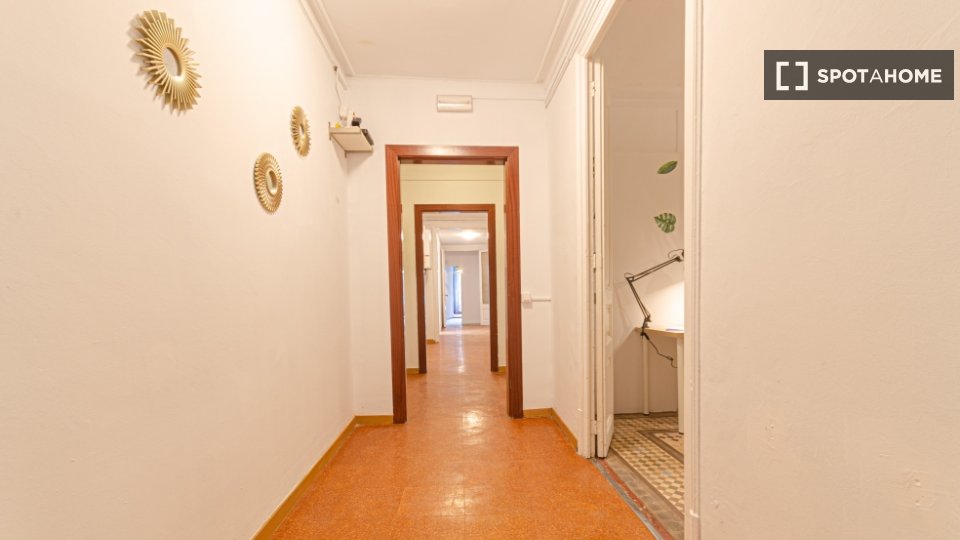 Double room Barcelona, 7 beds, 150m² — photo 13