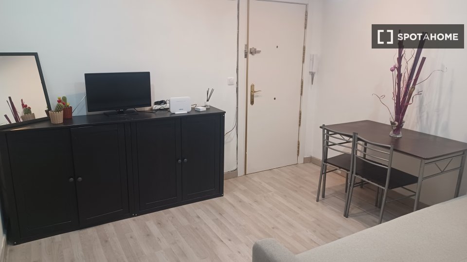 2-bedroom apartment for rent in Puente de Vallecas, Madrid - in Madrid