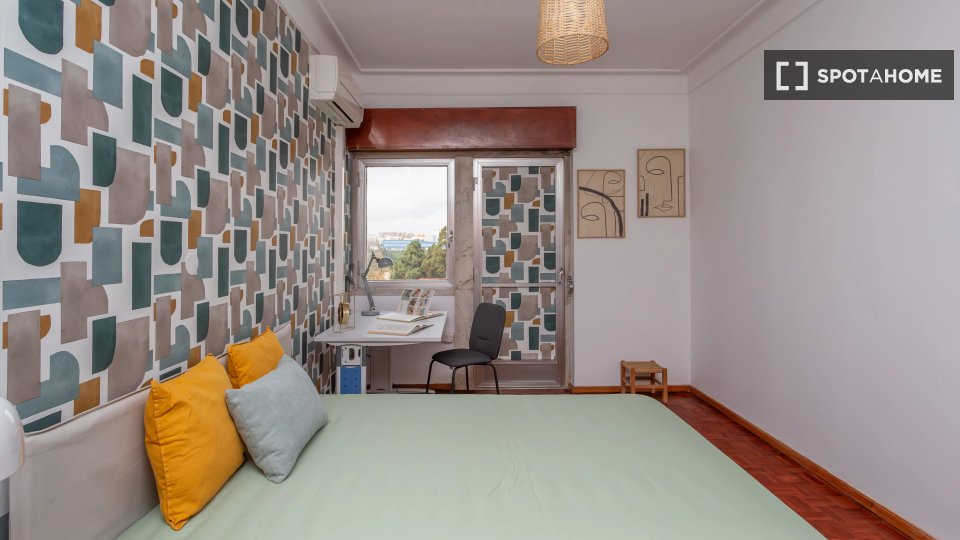 Double room Lisbon, 4 beds — photo 12