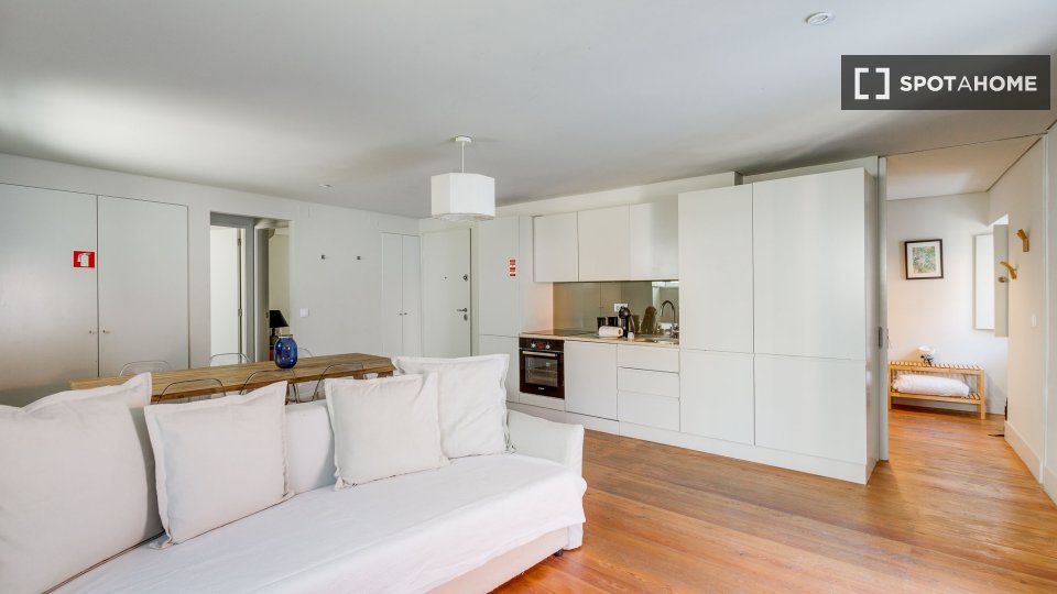 Apartment Lisbon, 2 beds — photo 46