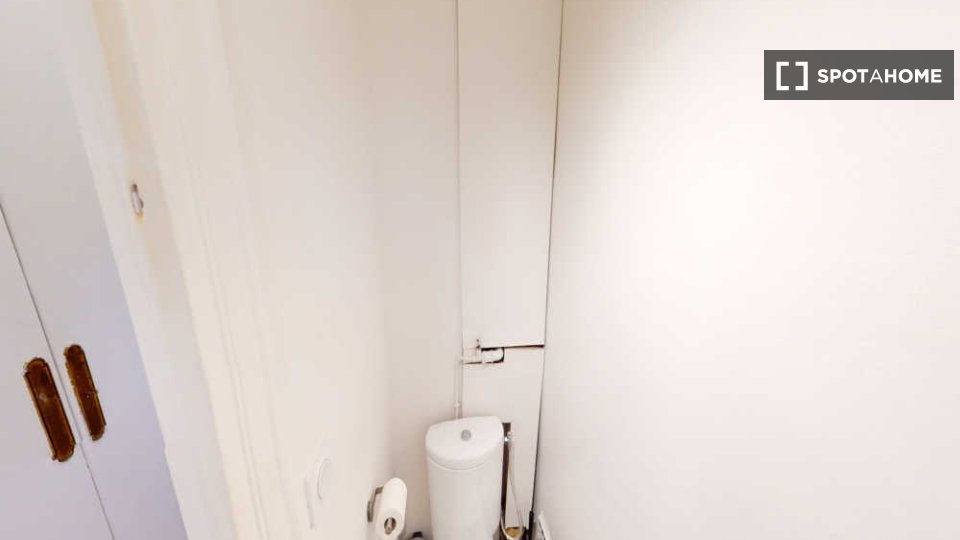 Double room Paris, 4 beds, 80m² — photo 6