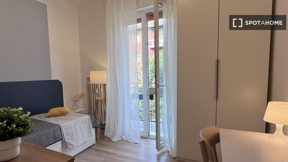 Double room Bologna, 3 beds — photo 7