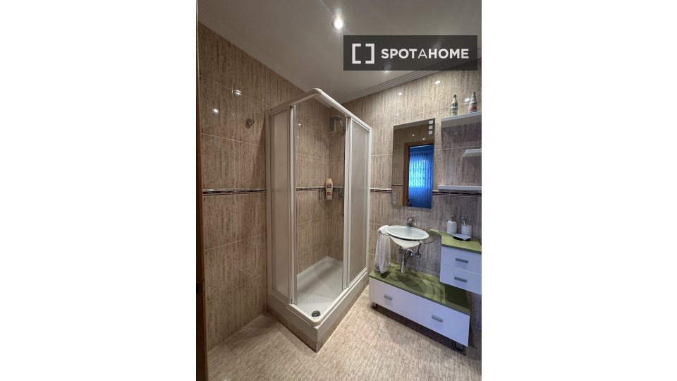 Double room Bilbao, 4 beds, 350m² — photo 6