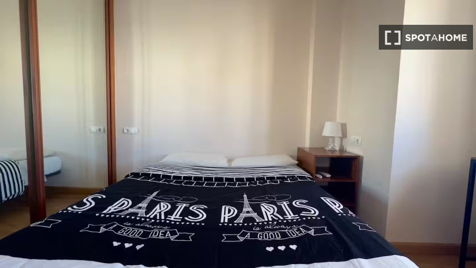 Double room Malaga, 3 beds — photo 2