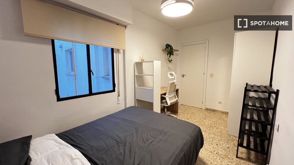 Double room Valencia, 5 beds — photo 1