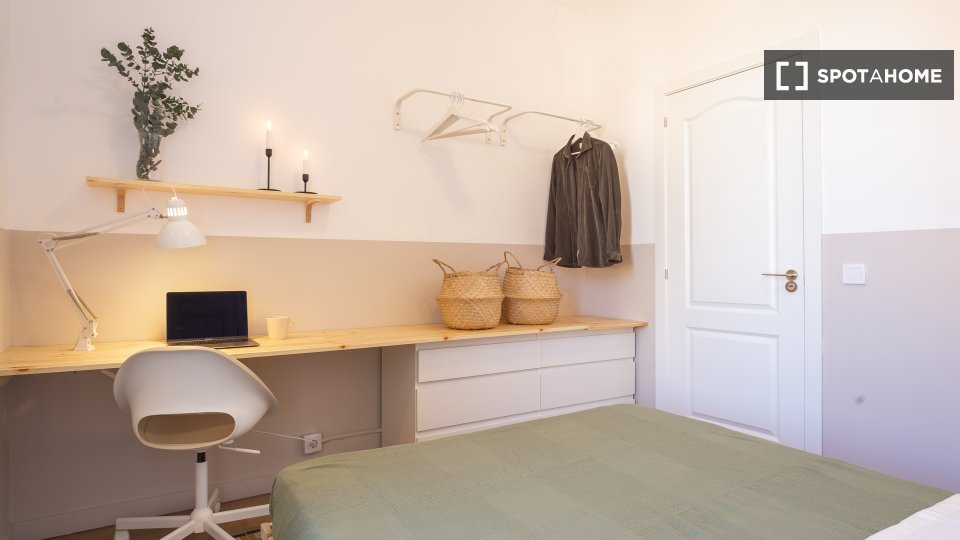 Double room Barcelona, 4 beds, 90m² — photo 1