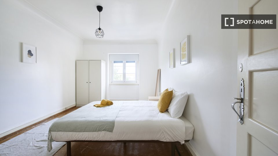 Double room Lisbon, 9 beds — photo 13
