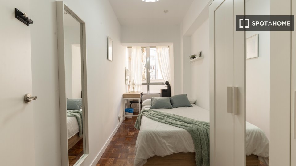 Double room Madrid, 5 beds — photo 58