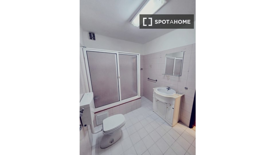 Double room Lisbon, 5 beds, 125m² — photo 3