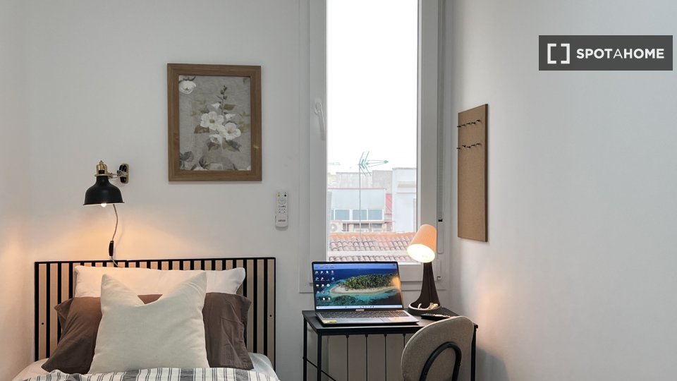 Double room Madrid, 6 beds — photo 12