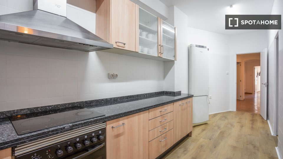 Double room Alicante, 8 beds, 200m² — photo 6