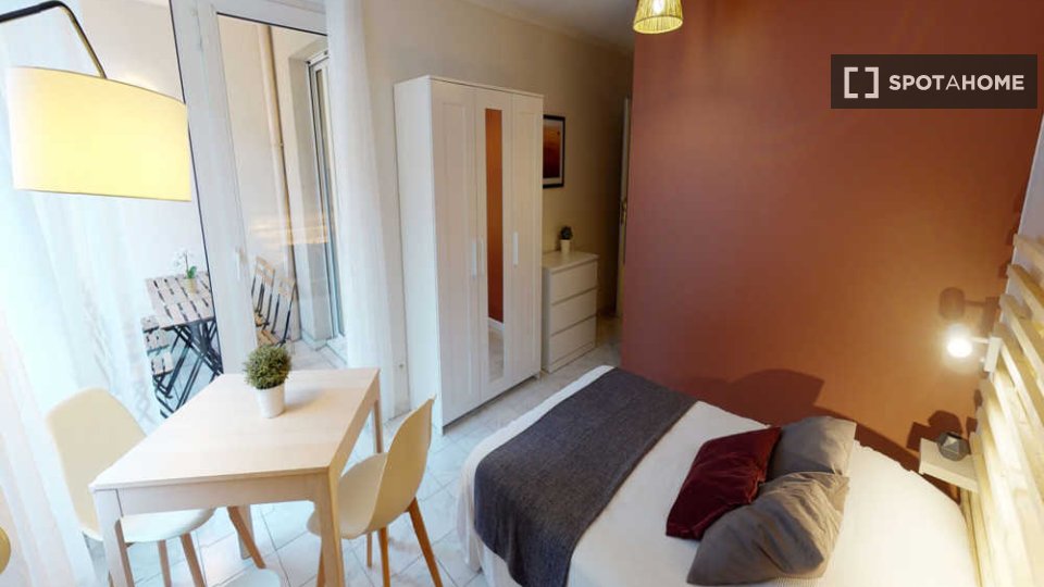 Double room Lyon, 3 beds, 70m² — photo 2