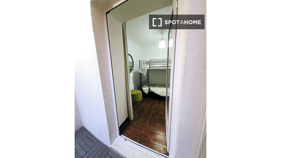 Apartment Lisbon, 2 beds, 79m² — photo 7