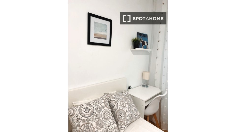 Double room Madrid, 4 beds, 100m² — photo 12