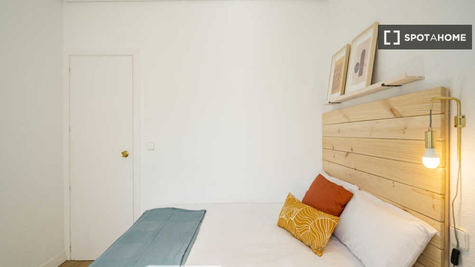 Double room Madrid, 16 beds — photo 39