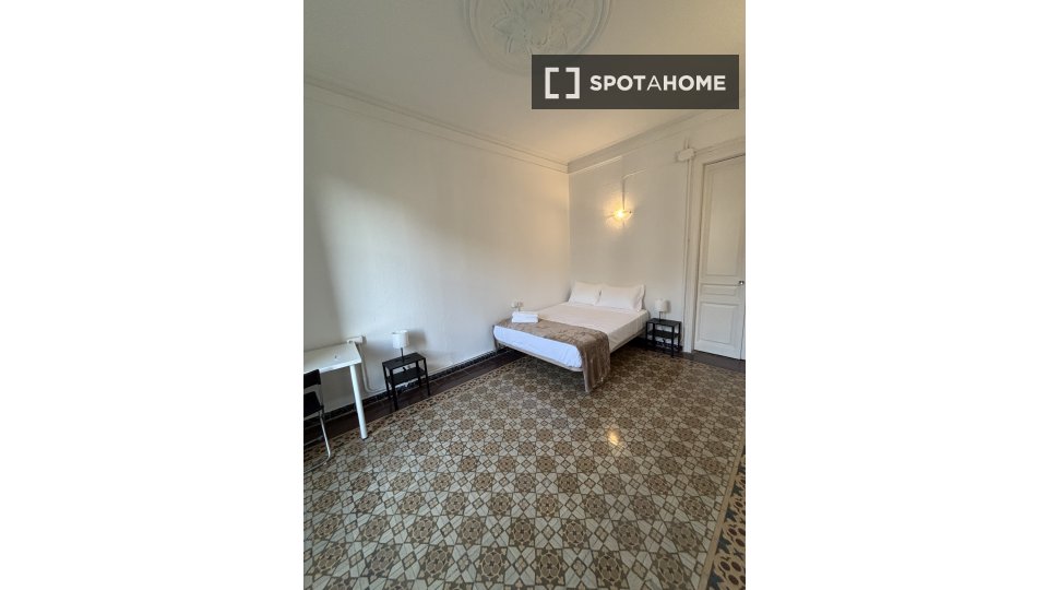 Double room Barcelona, 8 beds, 200m² — photo 13