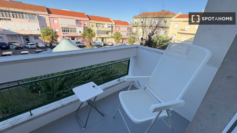 Double room Lisbon, 4 beds, 90m² — photo 5