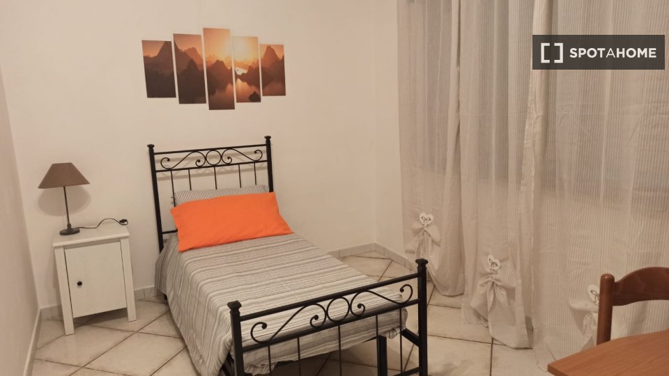 Double room Rome, 16 beds, 200m² — photo 3