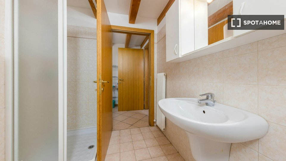 Double room Trento, 3 beds — photo 17