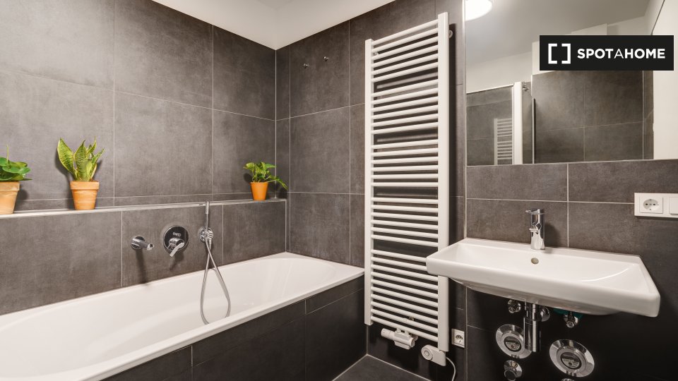 Apartment Berlin, 2 beds, 74m² — photo 3