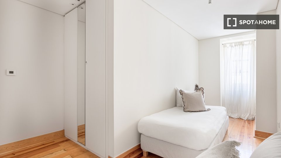 Apartment Lisbon, 2 beds — photo 13