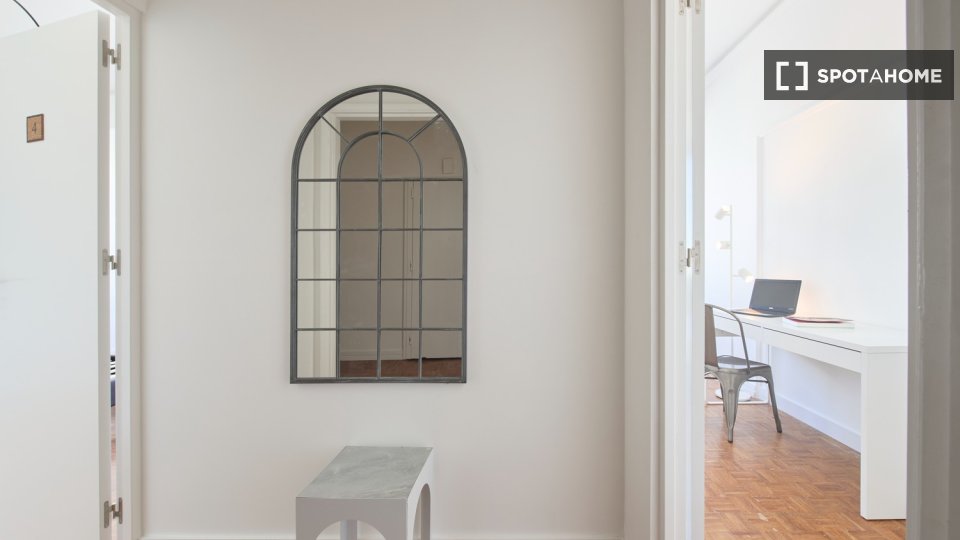 Double room Lisbon, 4 beds — photo 9