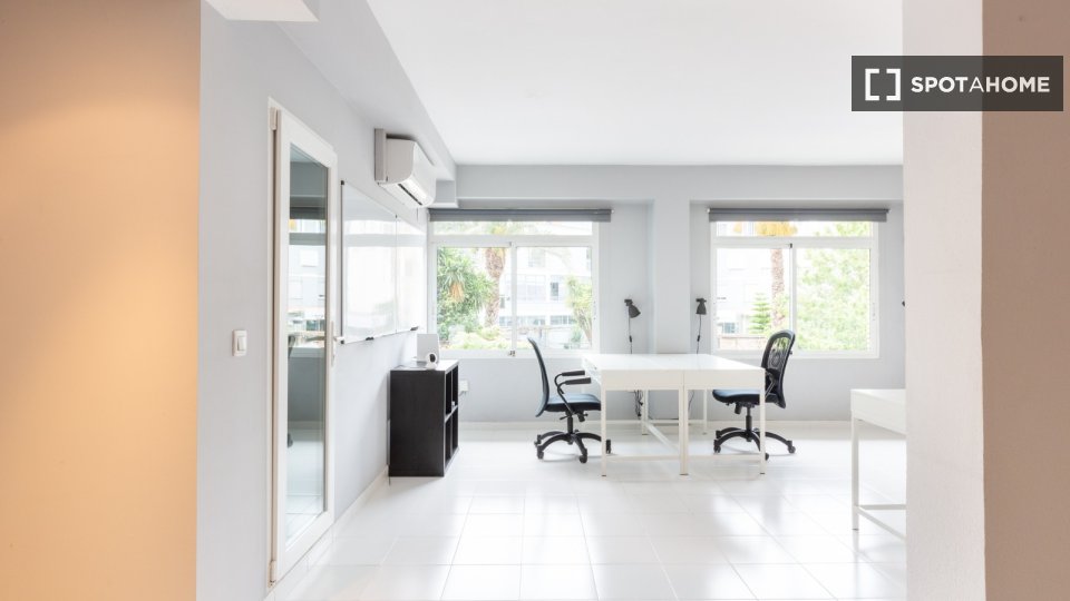 Double room Valencia, 3 beds, 90m² — photo 9