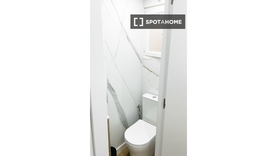 Double room Barcelona, 6 beds, 150m² — photo 6