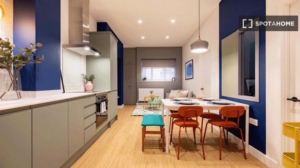 Apartment London, 2 beds, 40m² — photo 1