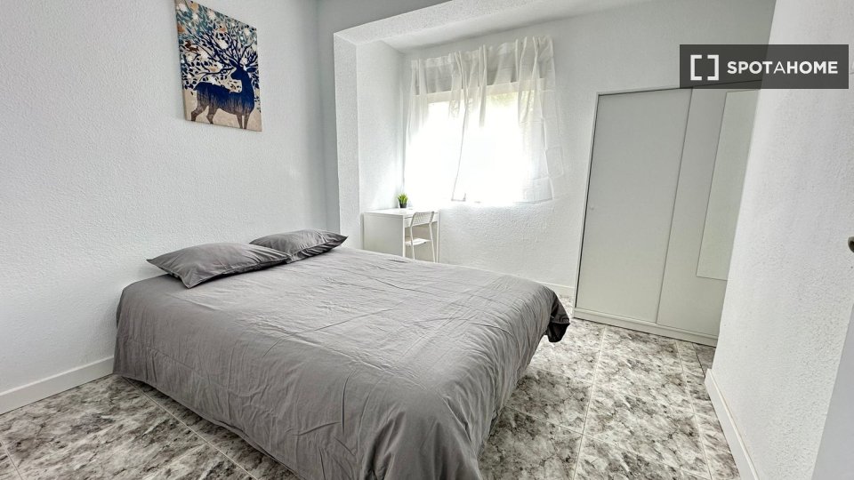 Double room Madrid, 5 beds — photo 1