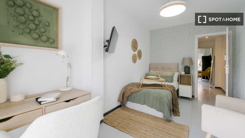 Double room Madrid, 5 beds — photo 28
