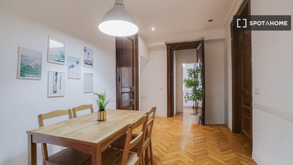 Double room Barcelona, 13 beds, 400m² — photo 11