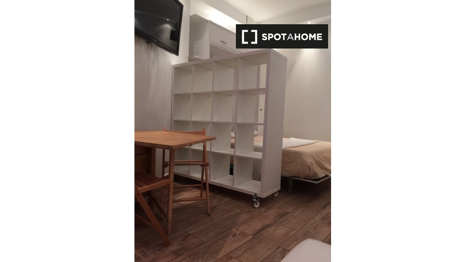 Double room Madrid, 1 bed — photo 13