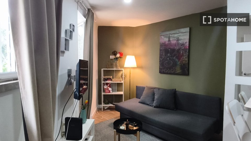 Apartment Lisbon, 1 bed, 32m² — photo 11