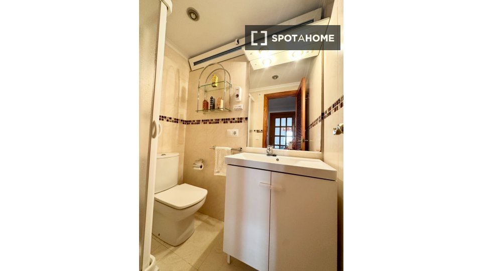 Apartment Alicante, 2 beds, 75m² — photo 16