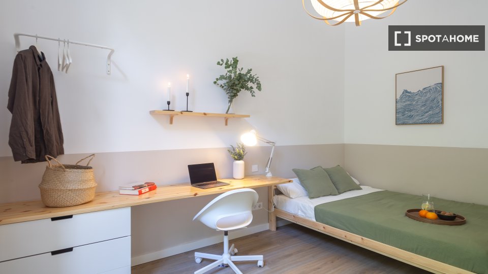 Double room Barcelona, 8 beds, 239m² — photo 19