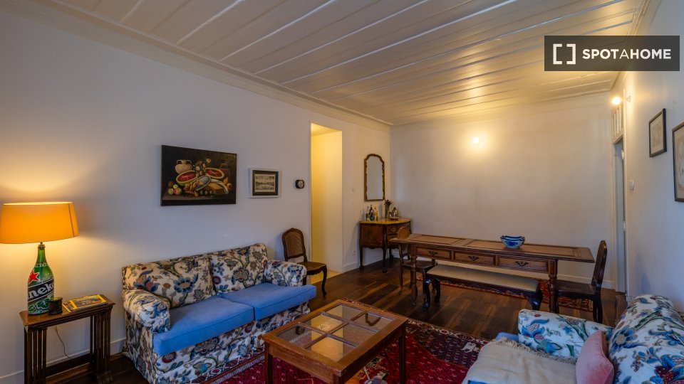 Apartment Lisbon, 2 beds, 110m² — photo 13
