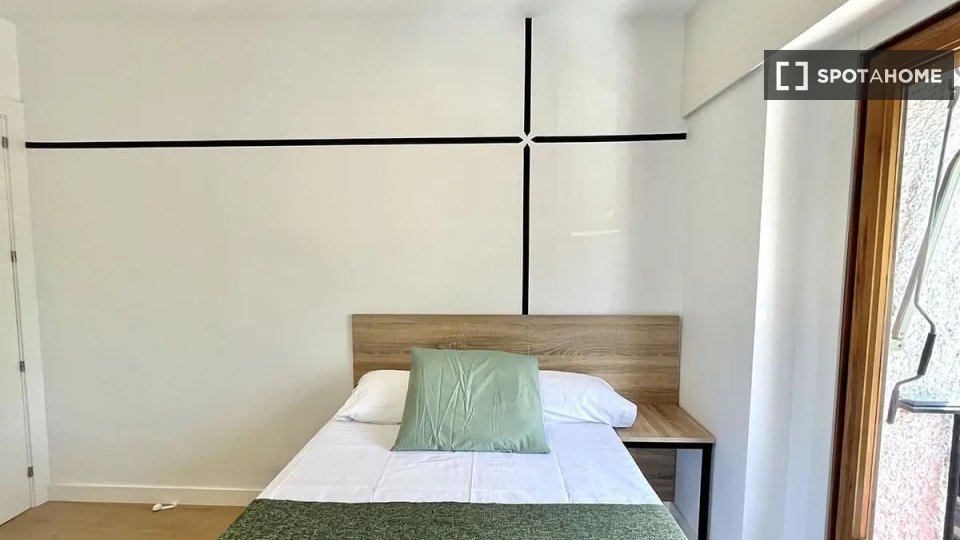 Double room Madrid, 6 beds — photo 24