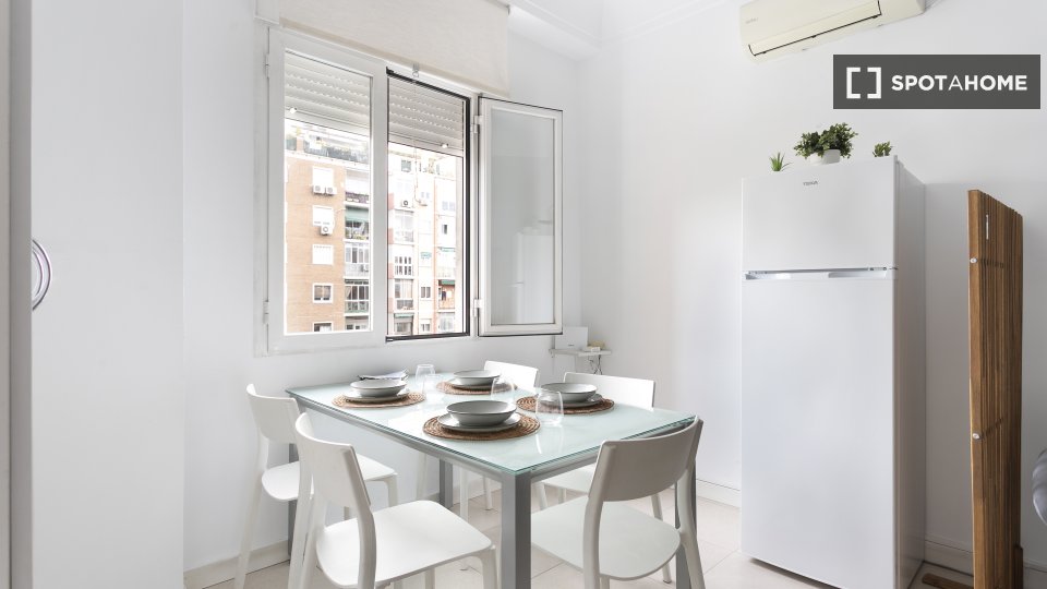 Double room Madrid, 5 beds — photo 18
