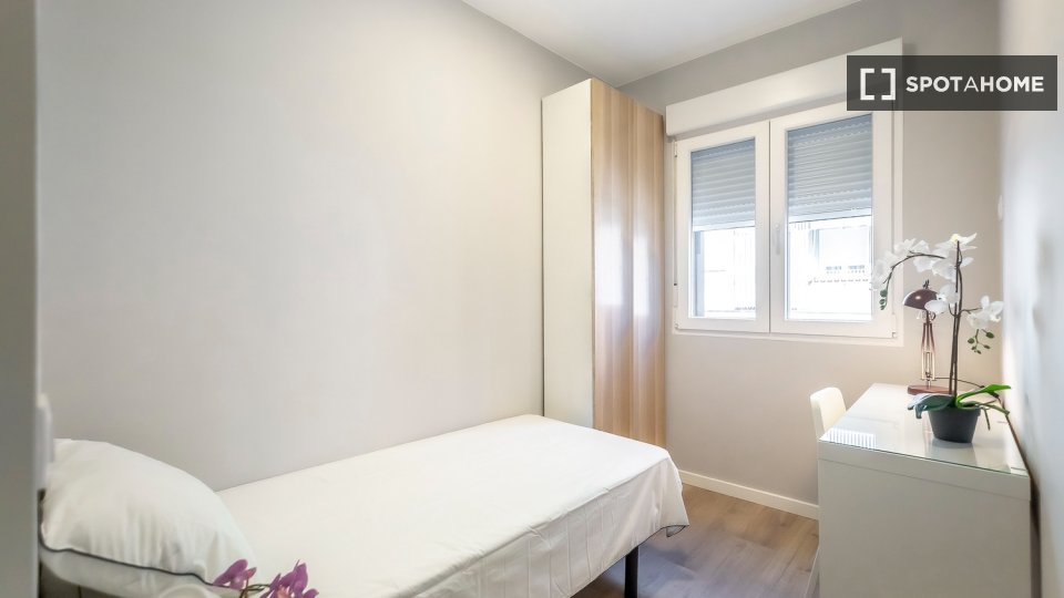 Double room Madrid, 14 beds — photo 4