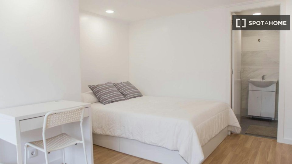 Double room Porto, 14 beds — photo 17