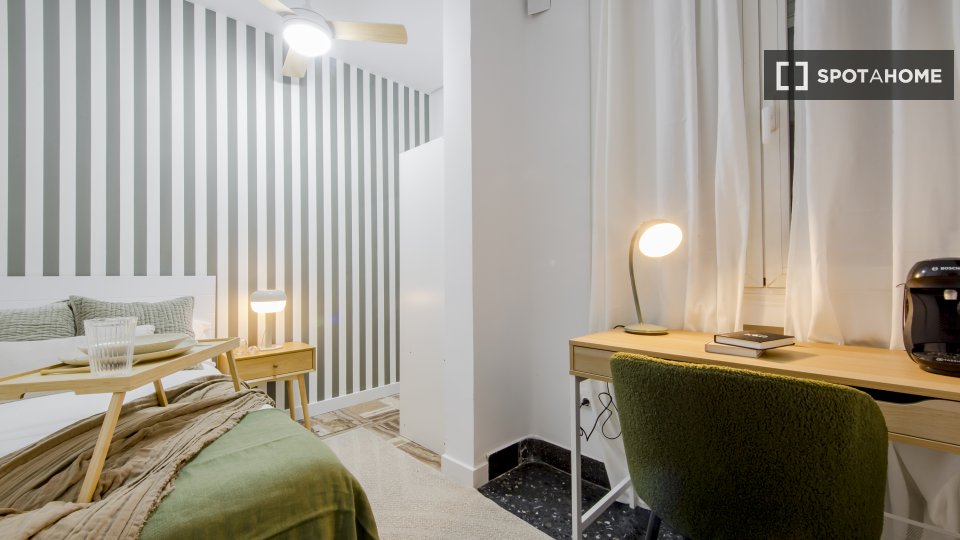 Double room Madrid, 8 beds — photo 10