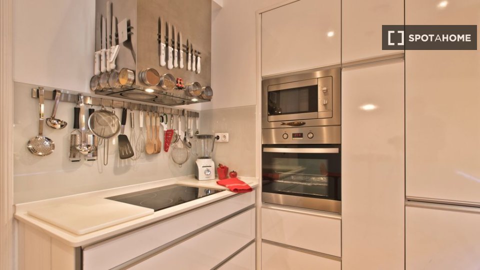 Apartment Lisbon, 3 beds — photo 19