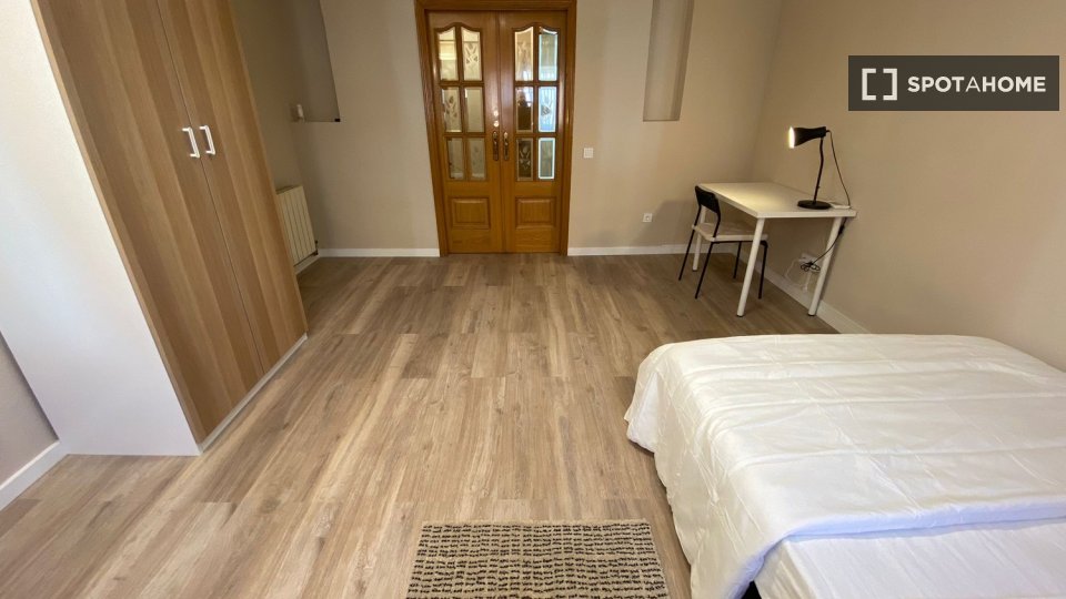 Double room Madrid, 4 beds — photo 17