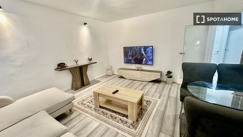 Apartment London, 2 beds, 473m² — photo 13