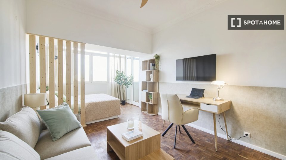 Double room Lisbon, 9 beds — photo 11