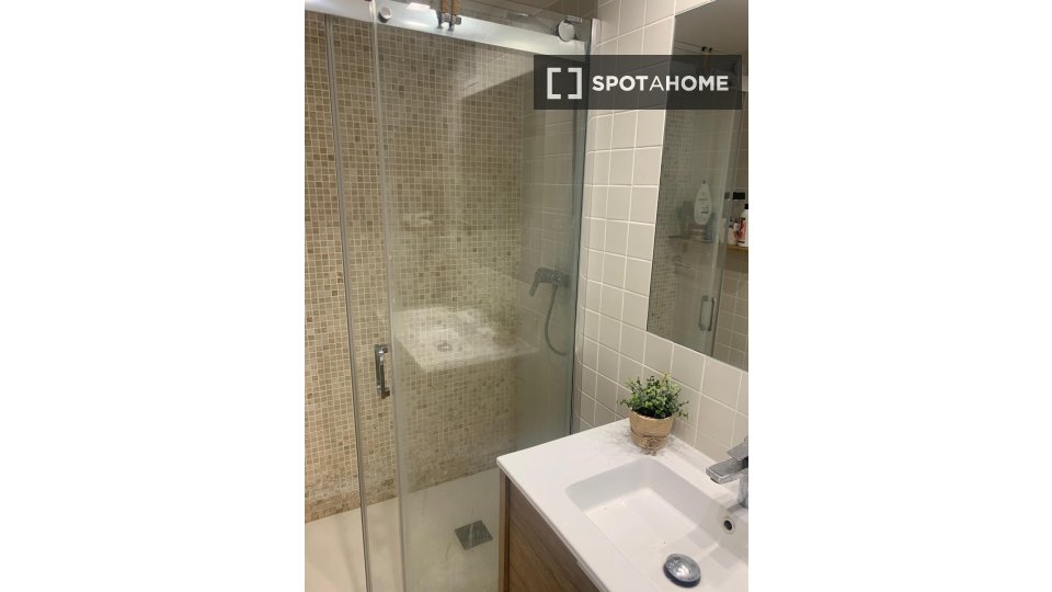 Apartment Valencia, 3 beds, 75m² — photo 19
