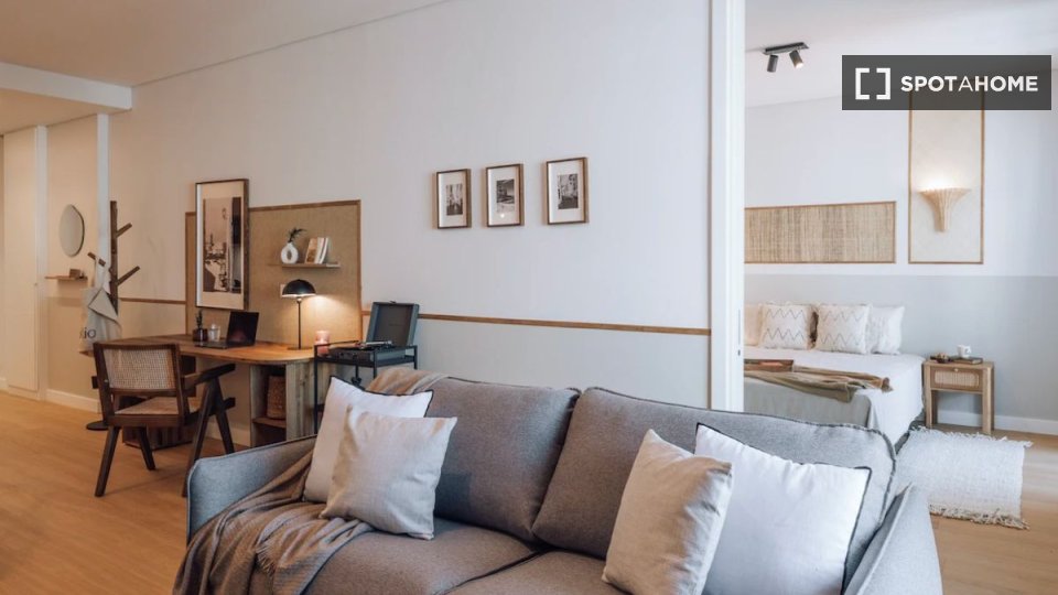 Apartment Lisbon, 1 bed — photo 14
