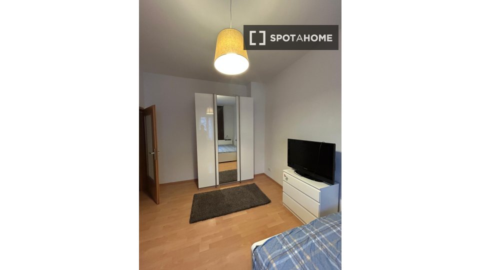 Double room Berlin, 2 beds, 18m² — photo 1