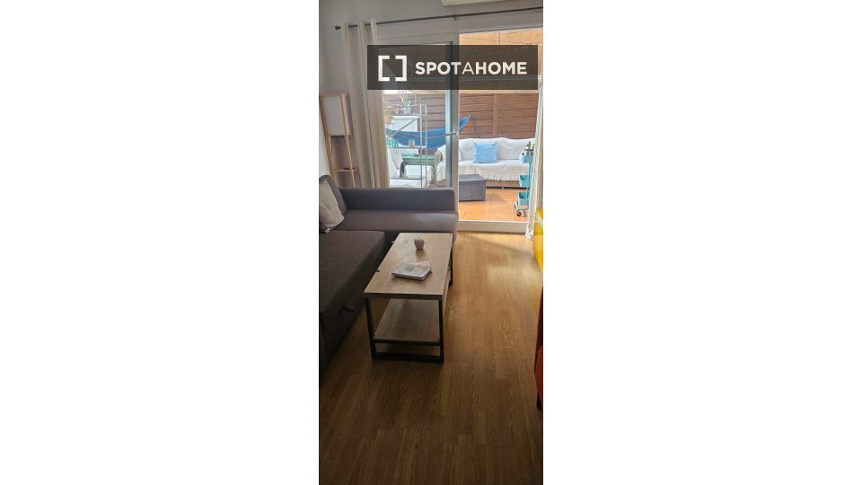 Double room Barcelona, 3 beds, 90m² — photo 6